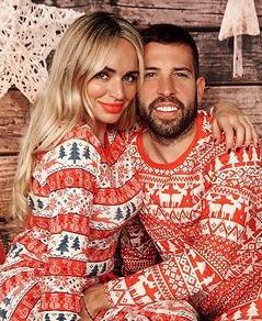 Romarey Ventura celebrating Christmas with her husband Jordi Alba.